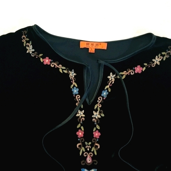 Embroidered Velvet Longsleeve Top - Picture 6 of 11